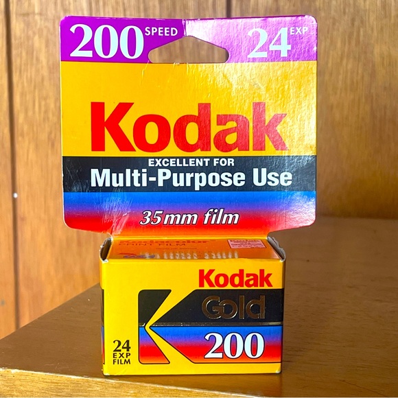 Kodak Gold 35mm Film - 24 exp. 200 Speed - Picture 1 of 3